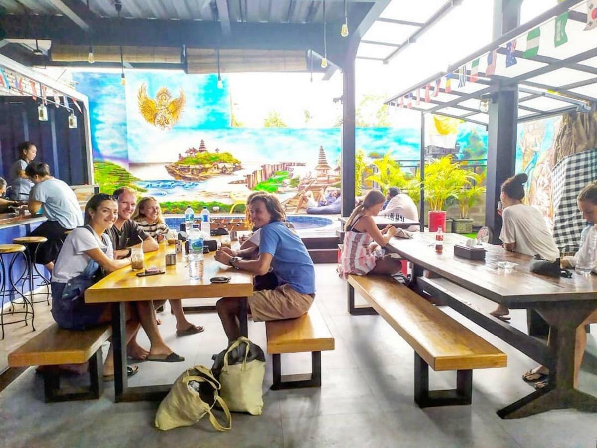 D'Gobers Hostel Seminyak By Gumilang Hospitality Exterior foto